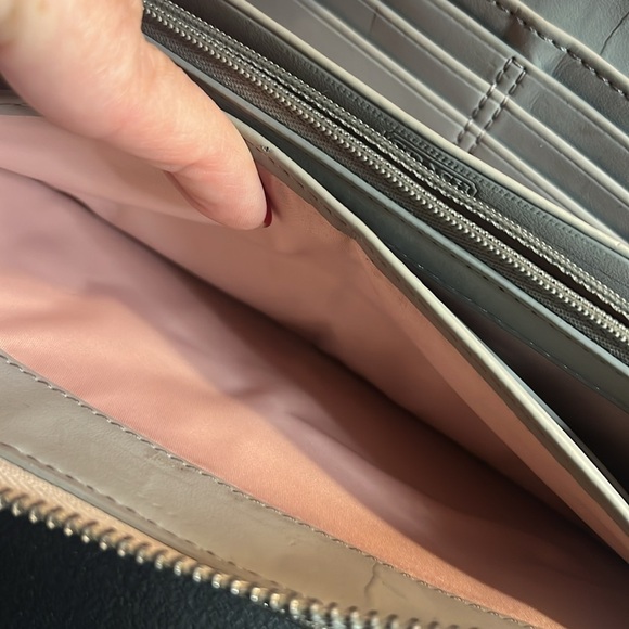 COACH CREAM PEWTER LONG WALLET PREOWNED - Picture 12 of 14